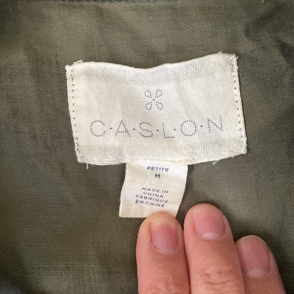 Adorable army print Caslon vest size medium - Picture 2 of 4